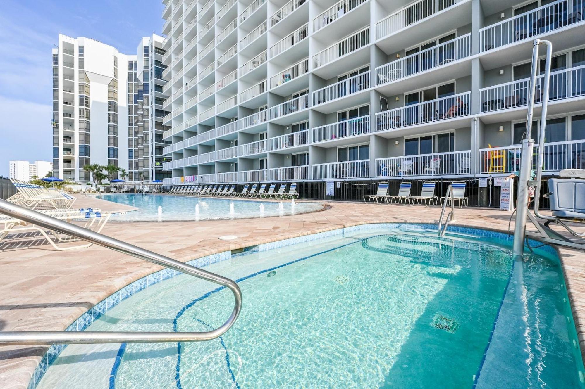 Pelican Beach Resort Destin Exterior photo