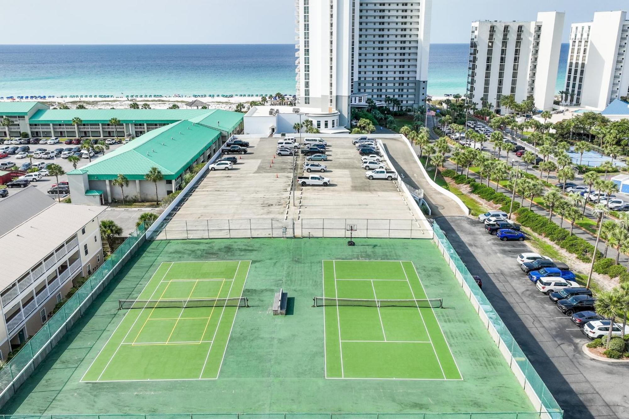 Pelican Beach Resort Destin Exterior photo